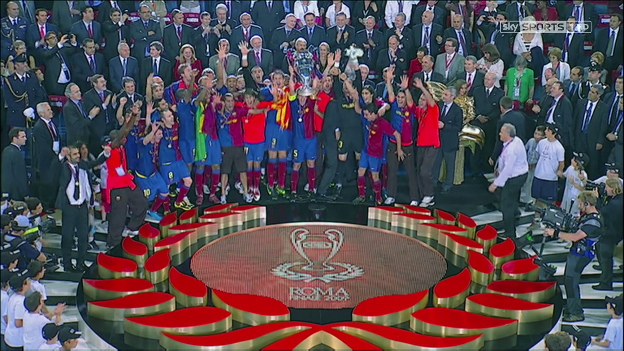 青岛西海岸主教练邵佳一成功保级，郑智接任后计划邀请黄博文、李雷雷等助教，助力球队发展。